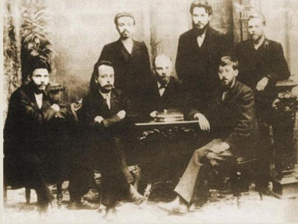 当年的“孟什维克”是如何间接害死了斯大林的结发妻子？