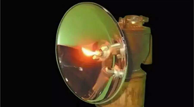 汽车大灯的发展史经历了什么灯,汽车大灯演变史优点