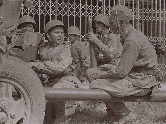 足球史上真传奇！这门将34岁“高龄”照拿金球奖，死后还获国葬