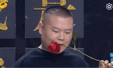 男人拍照不会笑怎么办,男人拍照不露脸