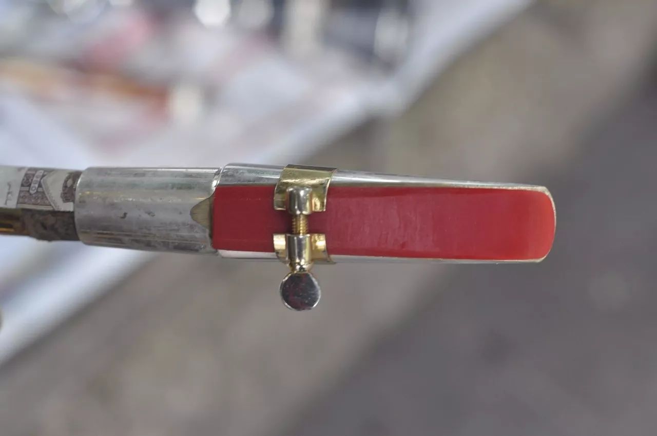 越秀｜情迷萨克斯：这个“无与伦比的风流乐器”是他最长情的伴侣