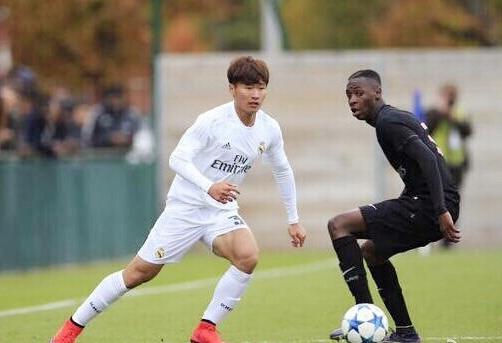 服了！留洋小将窒息防守令葡超豪门一脸无奈，网友：要回中超了