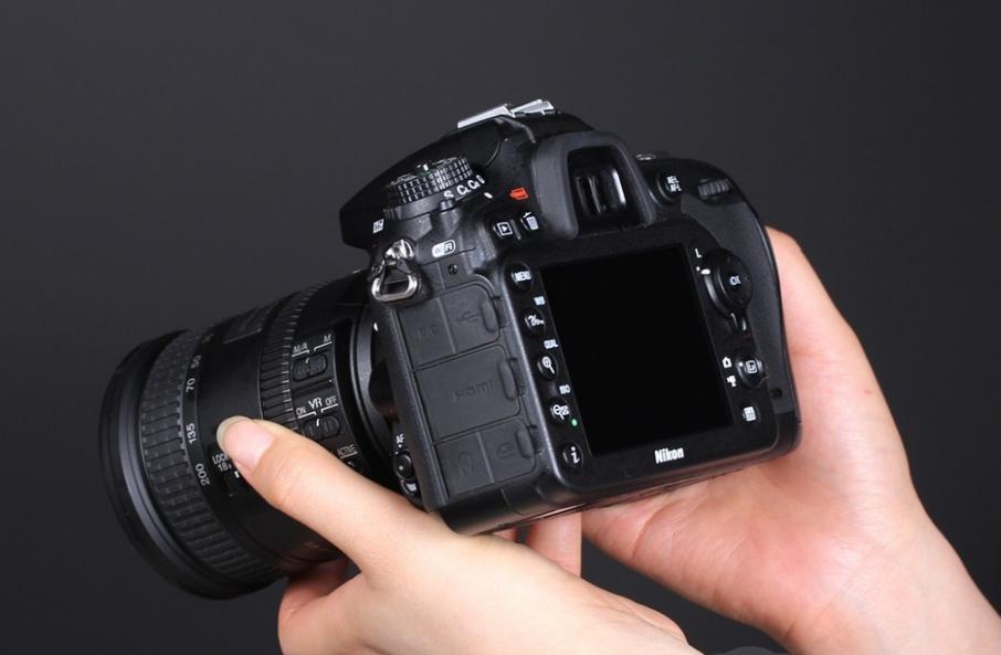 佳能80D和尼康D7200如何选择,入门相机佳能还是尼康