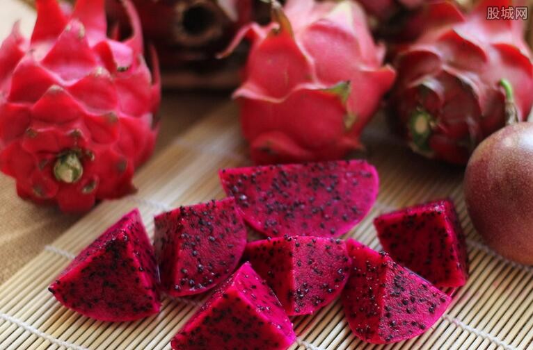 孕妇适合吃红火龙果还是白火龙果,火龙果对女性功效