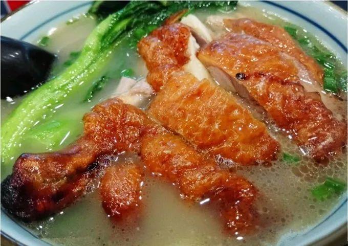 一口米线一口肉酱,一口米线一口醋