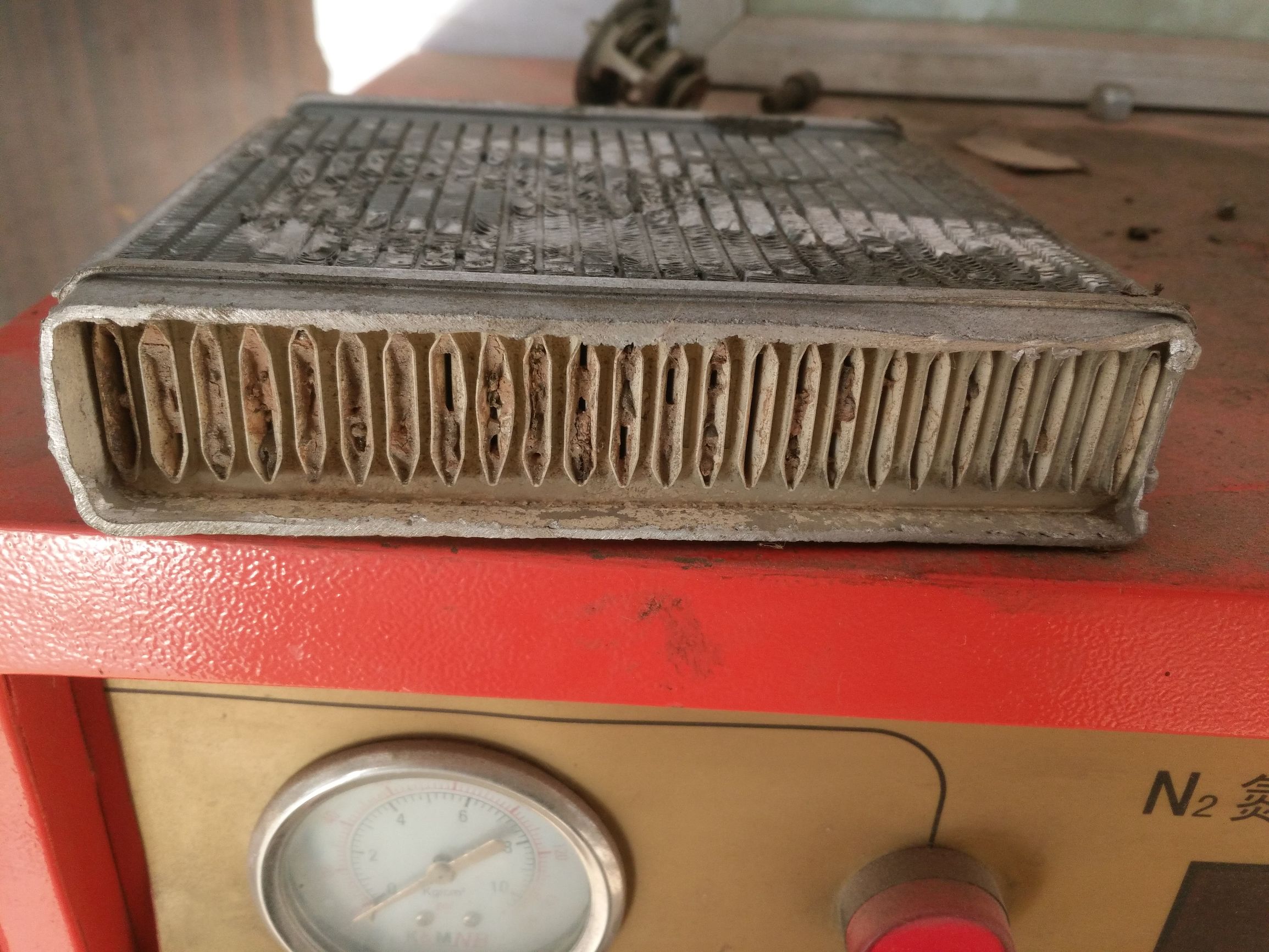 车暖风过一会变凉风怎么回事,汽车空调暖风吹一会就变凉了