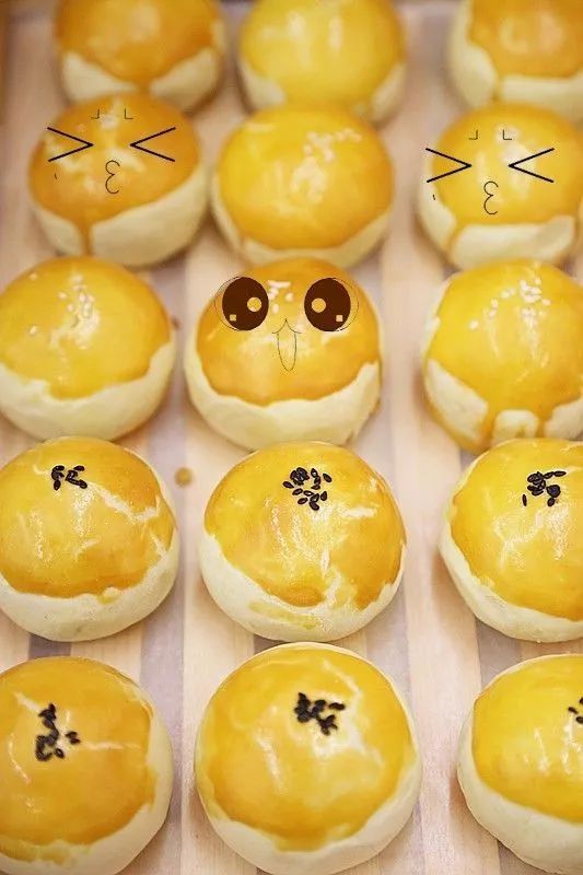 鲍师傅网红店排队,鲍师傅在南京排队