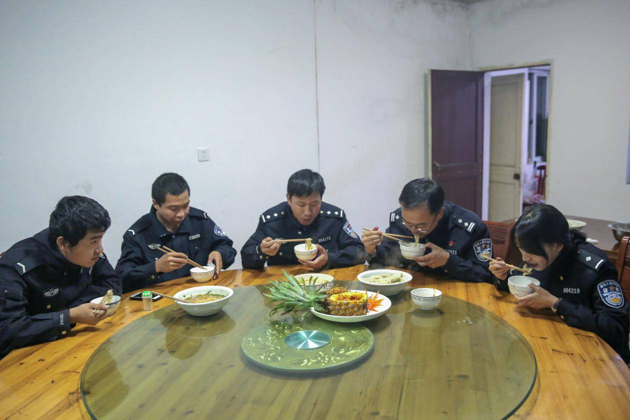 深夜食堂中的厨房,深夜食堂汤粉团购套餐附近