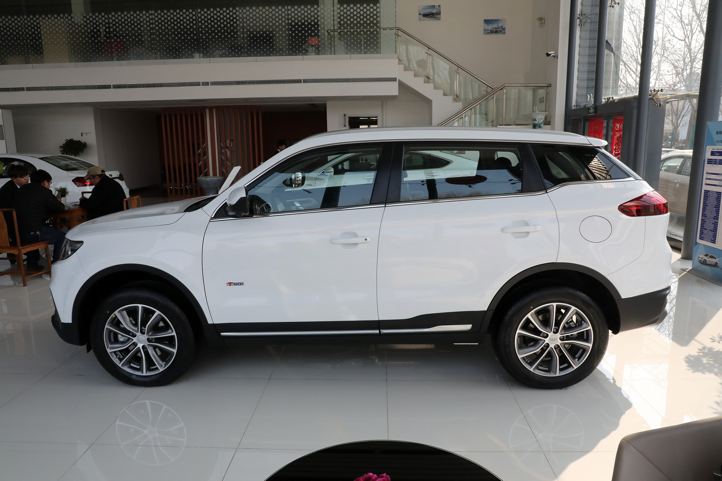 吉利汽车每天推荐好车,吉利博越自动挡2021款落地价suv