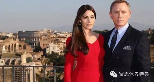 欧美阿姨PK日本大妈——差了10斤胶原蛋白！