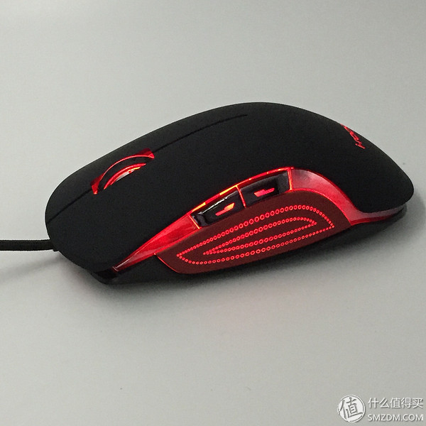 照片还是那个苍姐姐,但陪撸的鼠标却更”色”了I-ROCKSIM6幻彩翼评测,附苍姐签名照