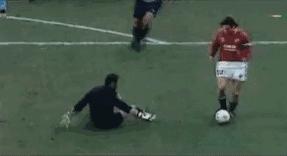 足球过人小技巧新手就能学会,足球过人技巧大全集