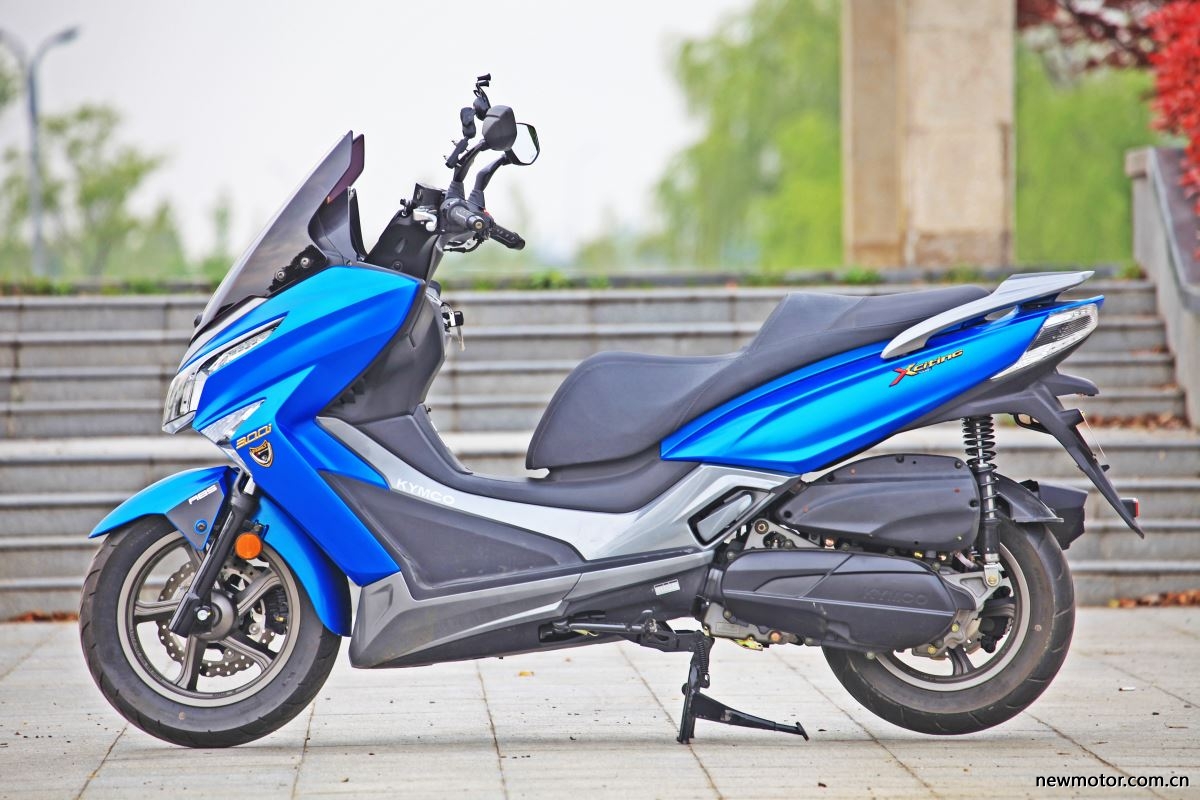 光阳赛艇300测评,牛摩测评赛科龙