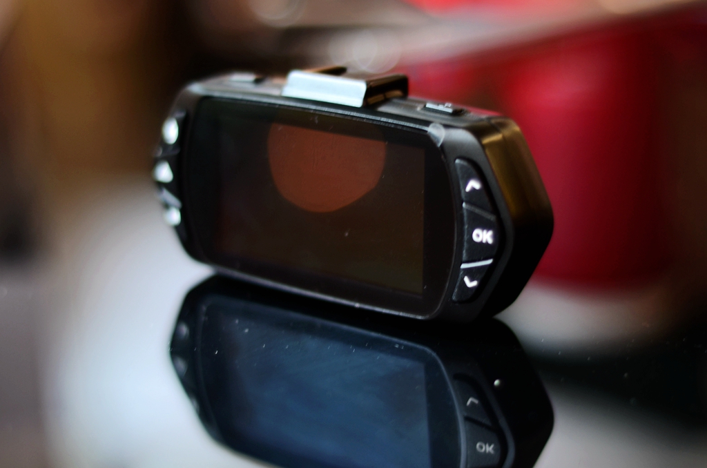 道路瞬息万变记录无时无刻爱国者aigoD66行车记录仪