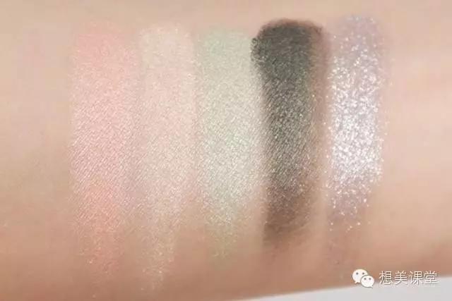 好多眼影盘怎么用,好漂亮的眼影盘不知道用哪个