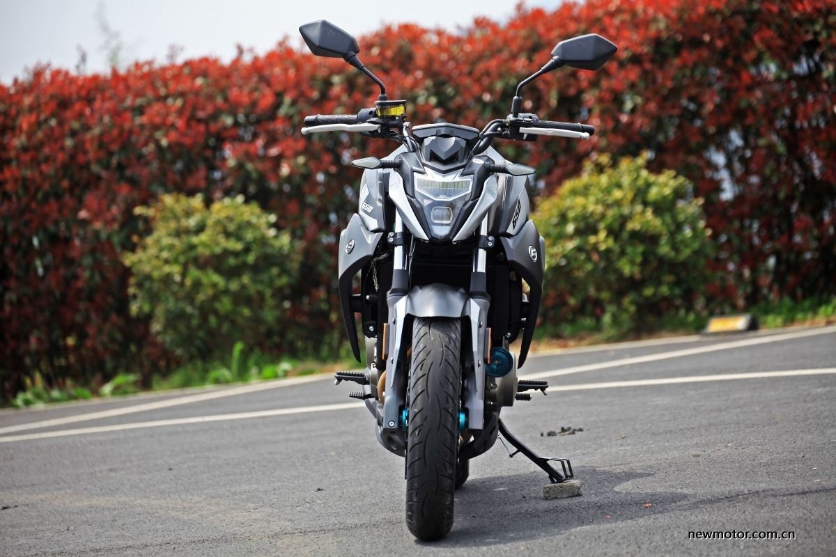 春风650nk和400nk如何选,春风400nk哪款最好