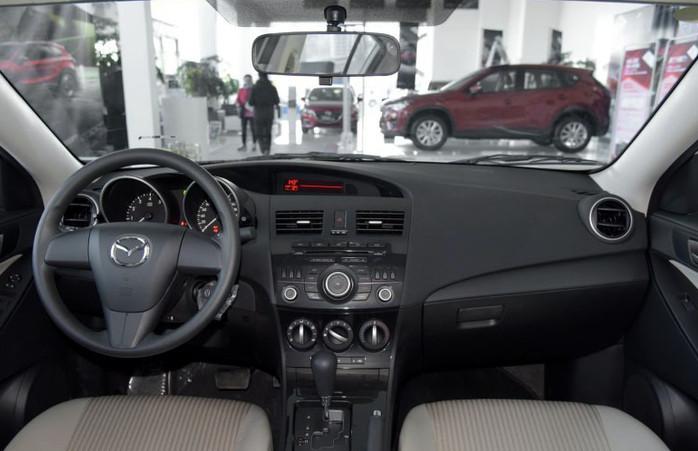 他送她一辆豪车，她却大发雷霆！只因换档就像摸裤衩。。。