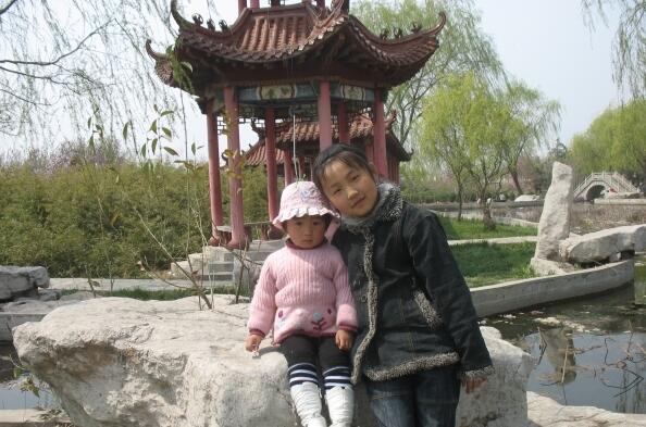 两个贴心小棉袄妈妈,两个小棉袄妈妈