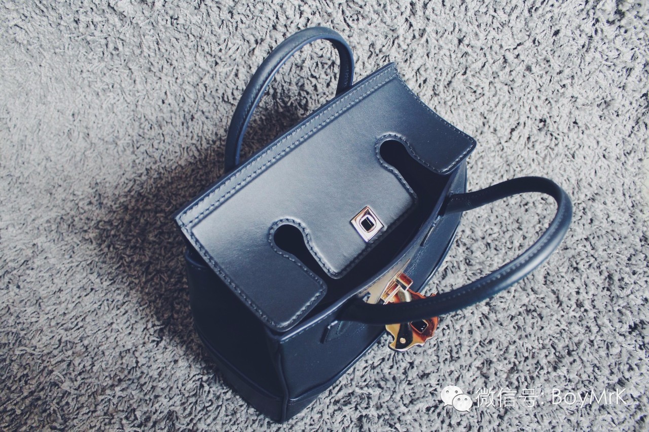 范思哲当季流行包包,范思哲包包是轻奢还是高奢