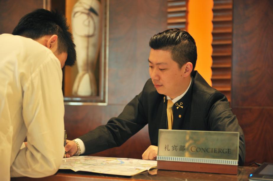 棣欐牸閲屾媺閰掑簵鐣欎汉妗堜緥,棣欐牸閲屾媺鐣欎汉鏀跨瓥