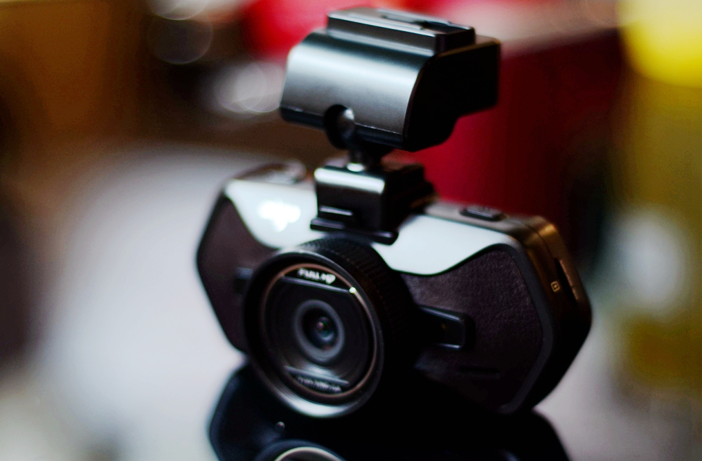 道路瞬息万变记录无时无刻爱国者aigoD66行车记录仪