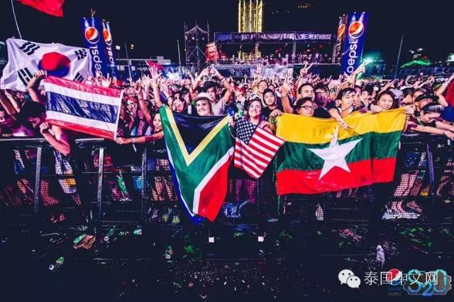 泰国泼水节中国游客,万人空巷的泰国泼水节