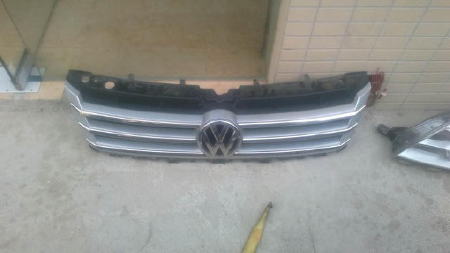 大众新桑塔纳氙气大灯,新款桑塔纳改疝气大灯