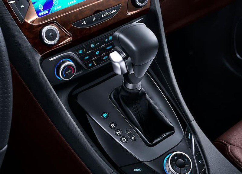 海马v70六座试驾视频,海马v70放平