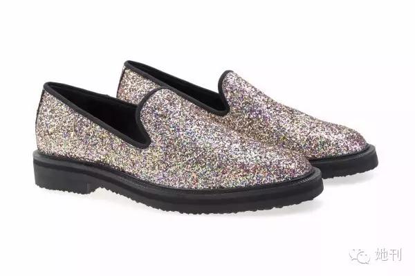 蕾哈娜权志龙同框,蕾哈娜和权志龙互动