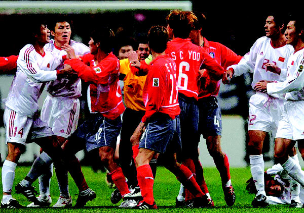 安贞焕李玮锋关系,安贞焕踹李玮锋