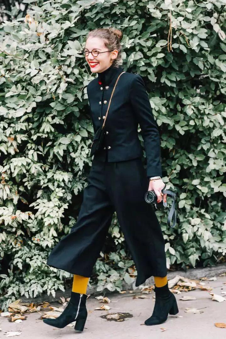 全身黑怎样穿不沉闷,全身黑怎么显高