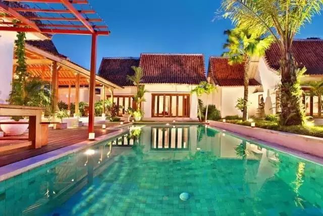 扎心吧！阜阳人，一套房子的钱，出国能买啥？