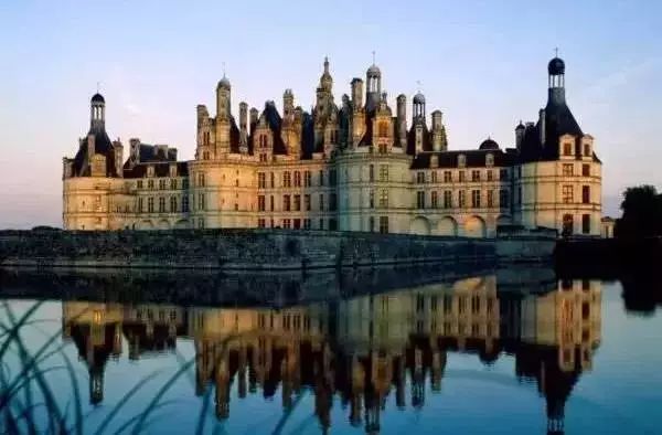 扎心吧！阜阳人，一套房子的钱，出国能买啥？