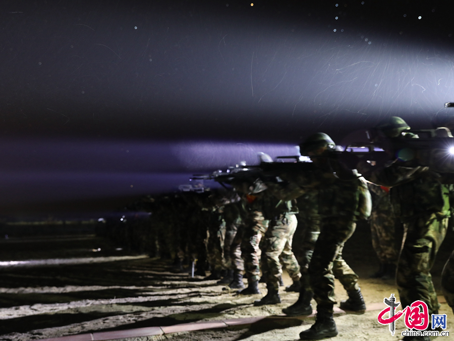 直击天津武警魔鬼周,直击武警魔鬼周抢滩登陆武装奔袭