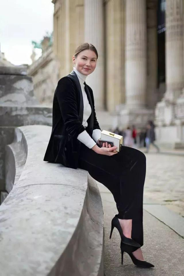 同一套衣服穿起来效果是怎么样的,毛衣搭配轻奢时尚怎么穿都好看