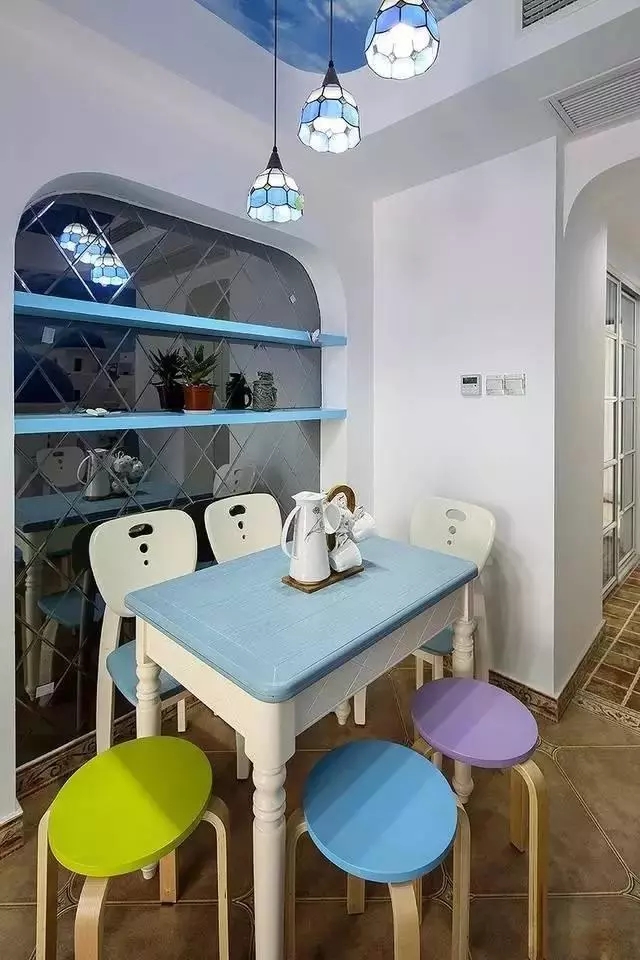 昆明恒大名都刘女士把新家装修成大海，老公说每次回家都想冲个浪