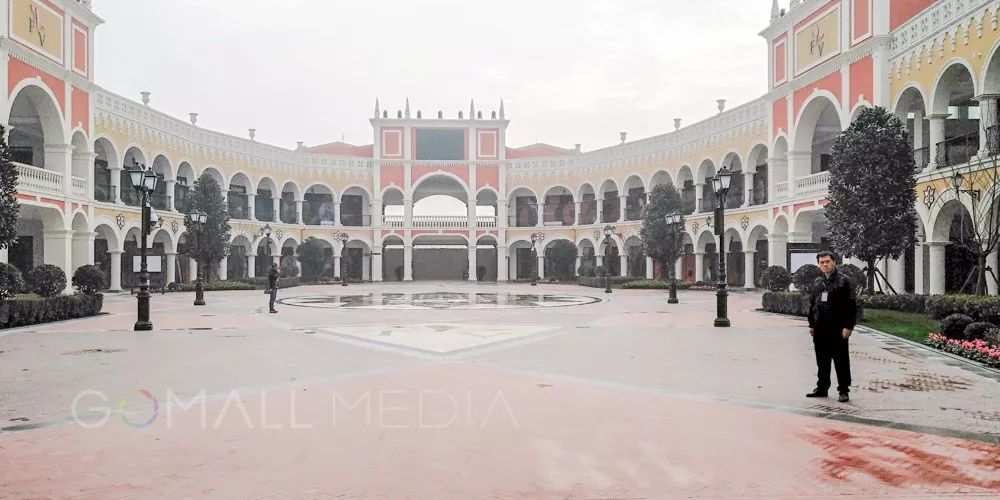 猜国际大品牌,成都市已开业最大的奥特莱斯