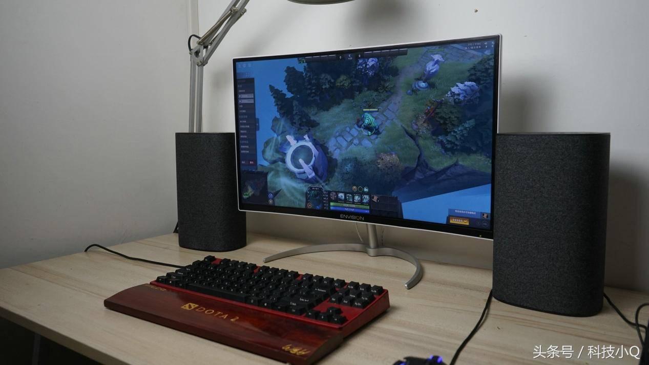 10年经典再现，易美逊H245WHC千元曲面屏诠释不一样的美