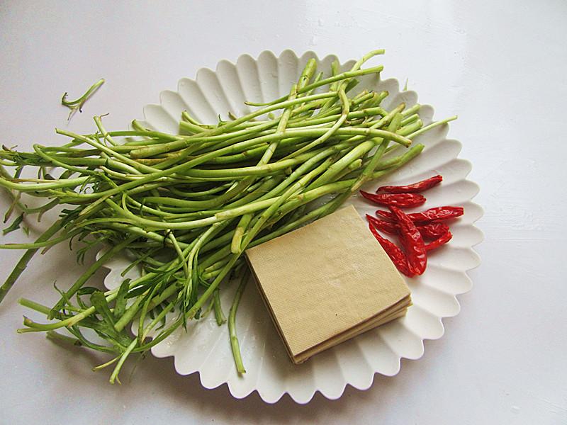 冬天上火了喝什么汤降火最快,喉咙痛上火了吃什么食物降火最快