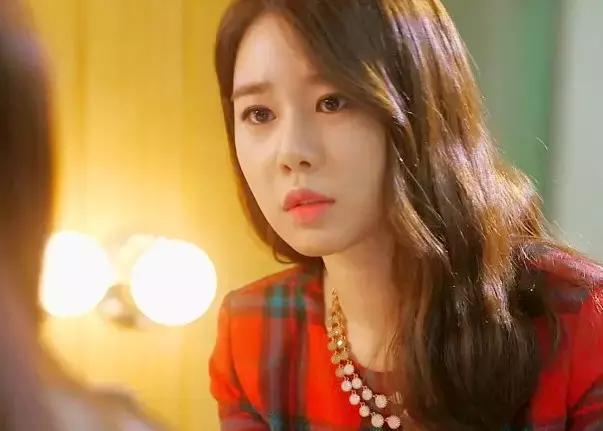 一涂口红就变香肠嘴？别浪费你家的YSL、Dior了!