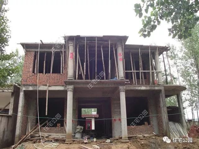 为什么红砖不如土砖,红砖为什么不能拿去盖房子