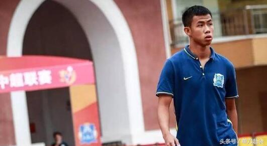 广州恒大球员曾诚照片,曾经球童如今巨星