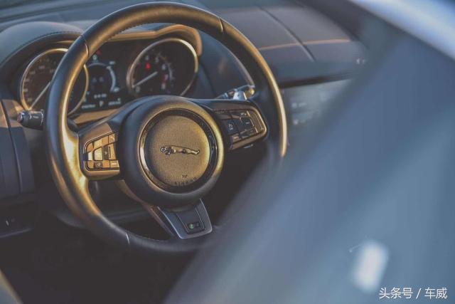 捷豹f-type巅峰极速测评,2020款捷豹f-type国内售价