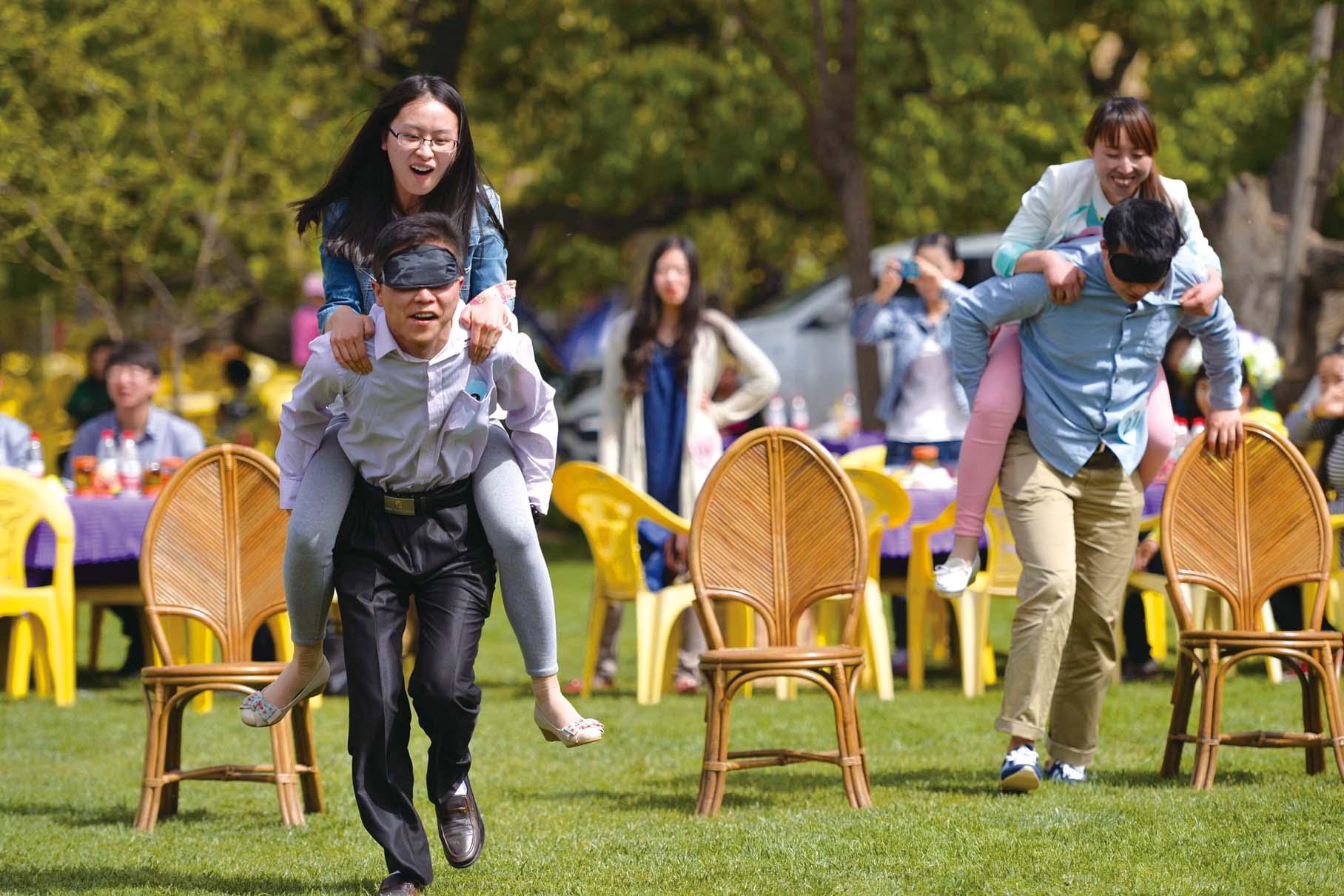 4种找对象的方式,现在有几种方式找对象