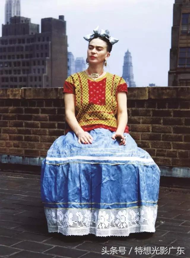 毕加索：你我都画不出她这么好的自画像