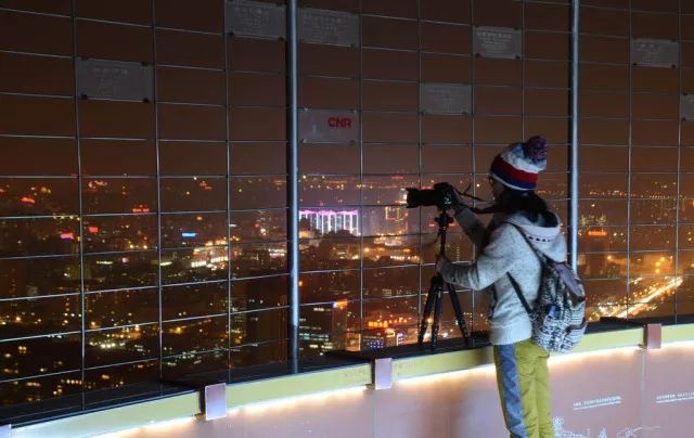 在寒冷的冬季运动时应该注意什么,在寒冷的地方冬天如何御寒