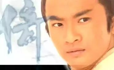 又双叒叕翻拍了!两位新晋小鲜肉你更看好谁?