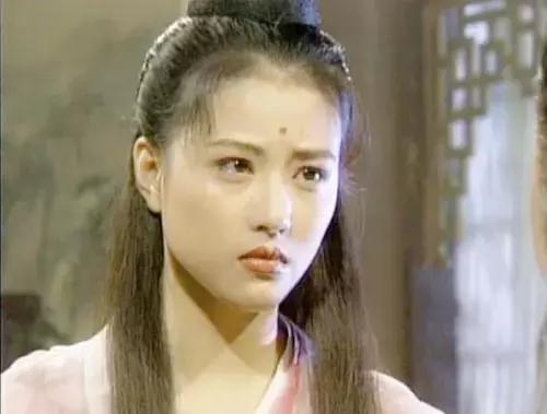 又双叒叕翻拍了!两位新晋小鲜肉你更看好谁?