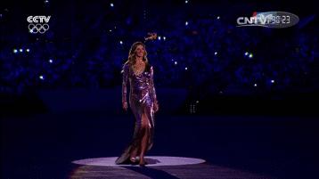 足球明星老婆有多好看,足球明星大罗是谁