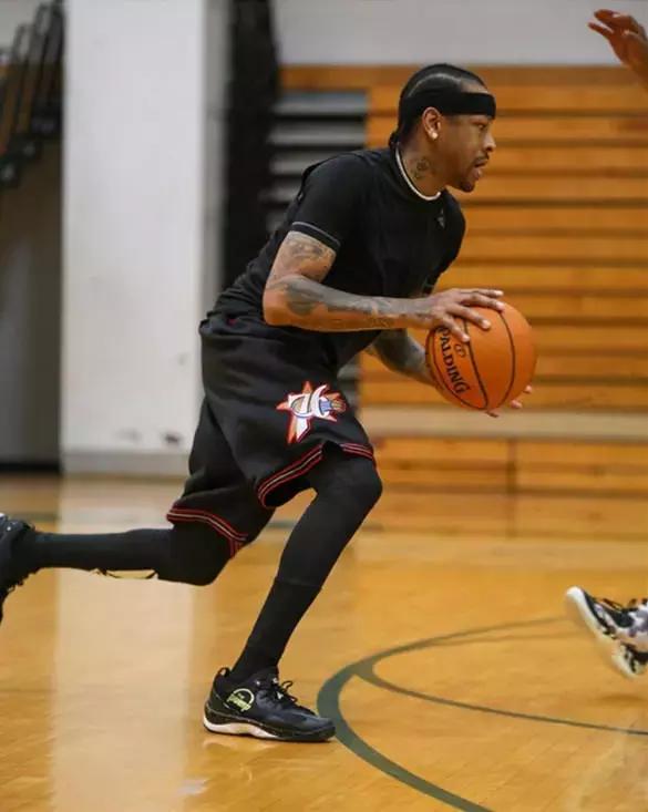 今年即将复刻的艾弗森球鞋,艾弗森球鞋复刻